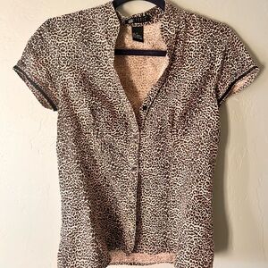 Stylish vintage flattering fit shirt from Carole Little